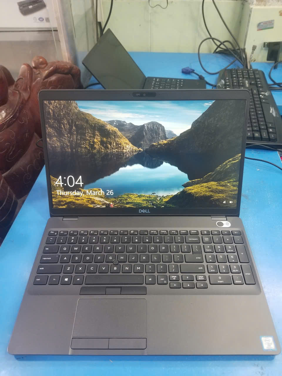  Dell Latitude 5500: CPU I7-8665U; Ram 8G; SSD 256G