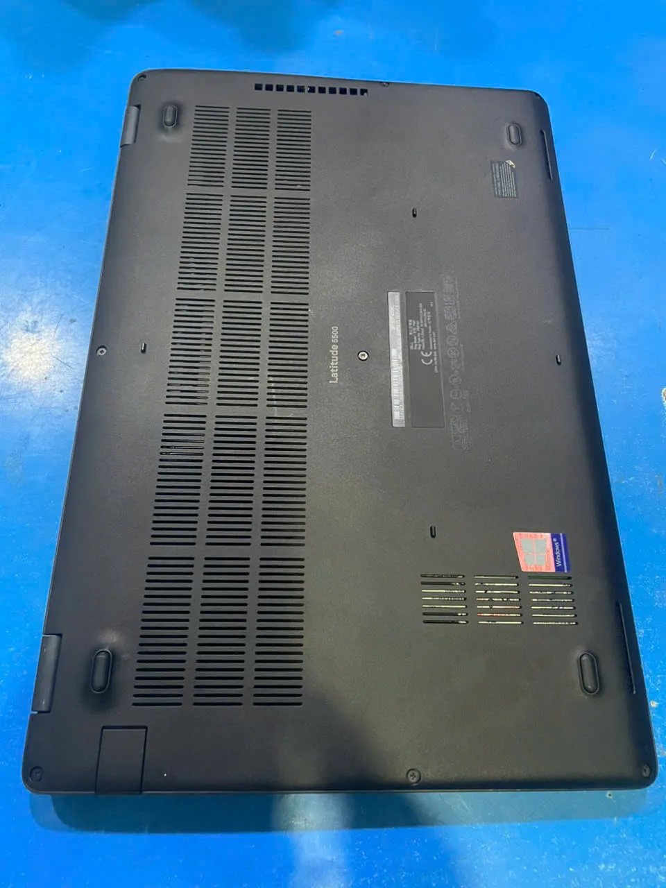 Dell Latitude 5500 Core i7-8665U | 8GB | 256GB | 15.6 inch FHD WIN 10