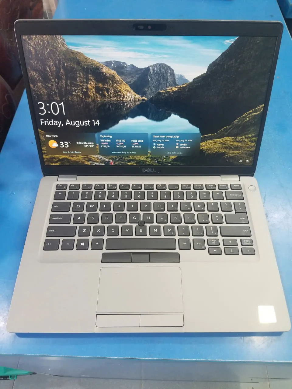Dell latitude 5410: CPU I7-10810U; Ram 8G; SSD256
